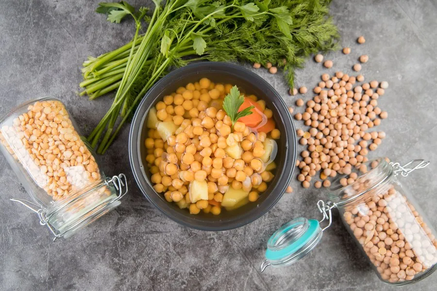 Cooking process of escarole and beans